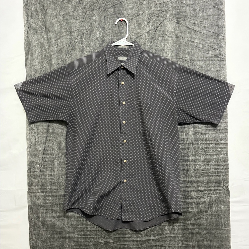 Van Heusen Wrinkle Free Short Sleeve Button-Up Shirt size M Gray Polka Dot(A267)